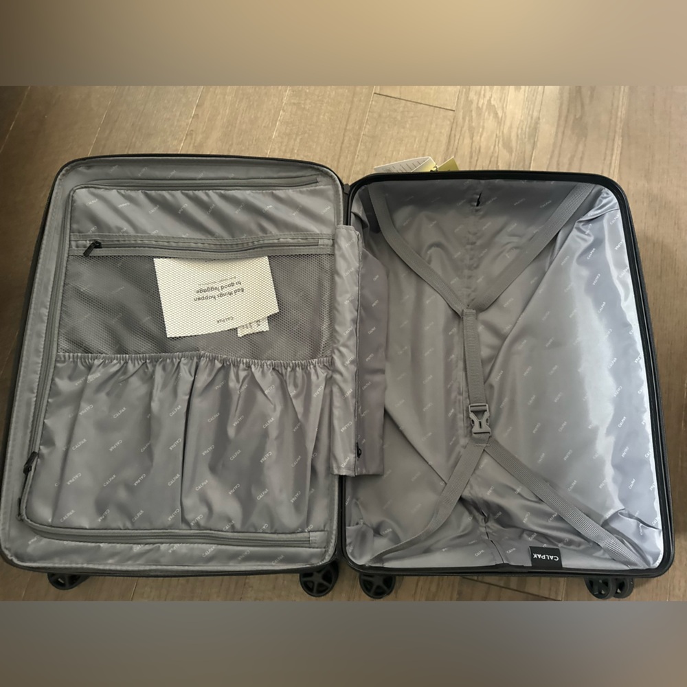 New 🧳🌎🛩️ CALPAK 25” Hardside Spinner Luggage - Picture 4 of 4